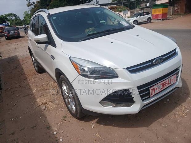 Ford Escape SE 4dr SUV AWD (1.6L 4cyl Turbo 6A) 2014 White