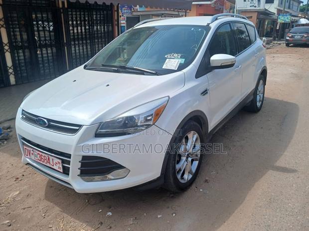 Ford Escape SE 4dr SUV AWD (1.6L 4cyl Turbo 6A) 2014 White