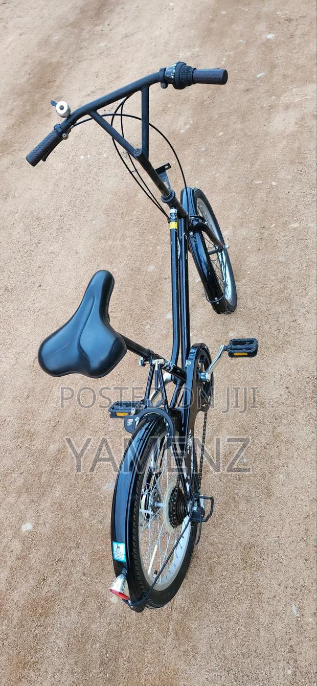 Bright Bycicle With 8 Gears photo 2