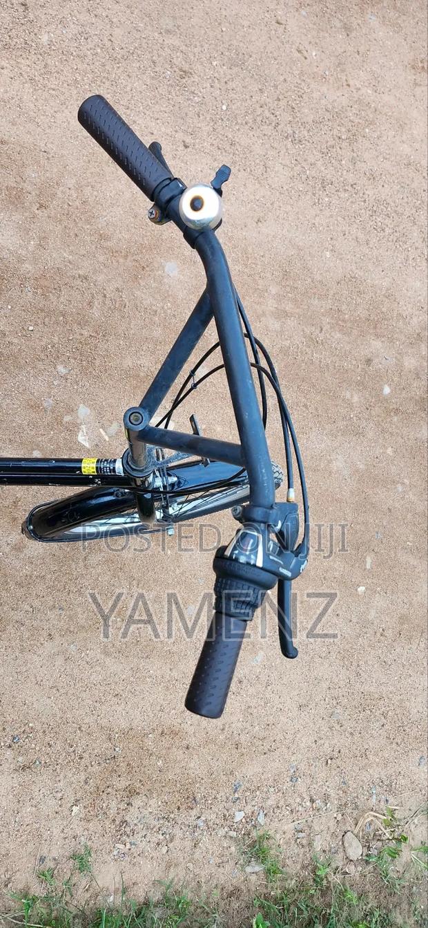 Bright Bycicle With 8 Gears photo 3