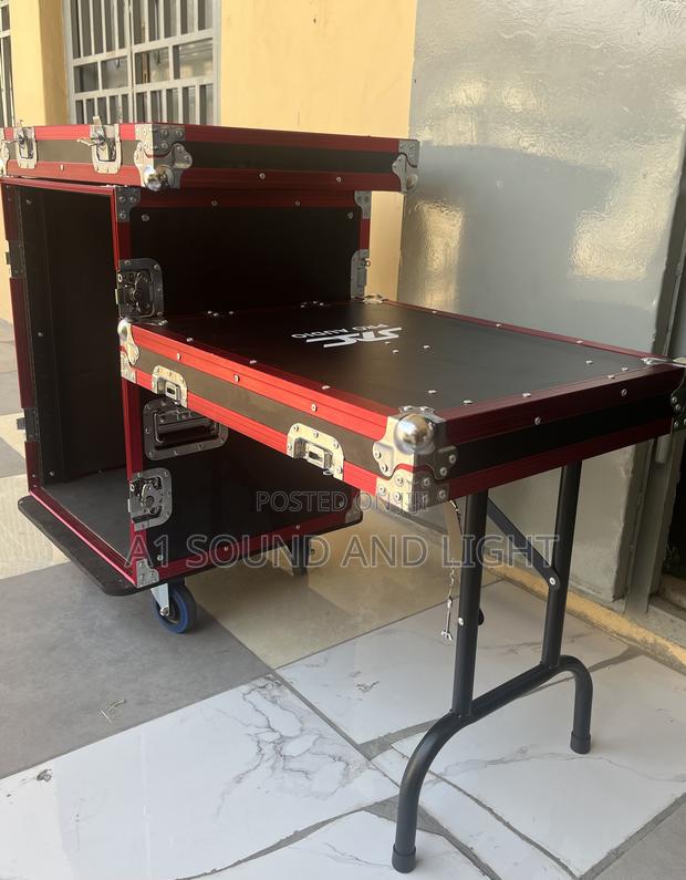 Amplifier Rack 14u - Red · Photo 4
