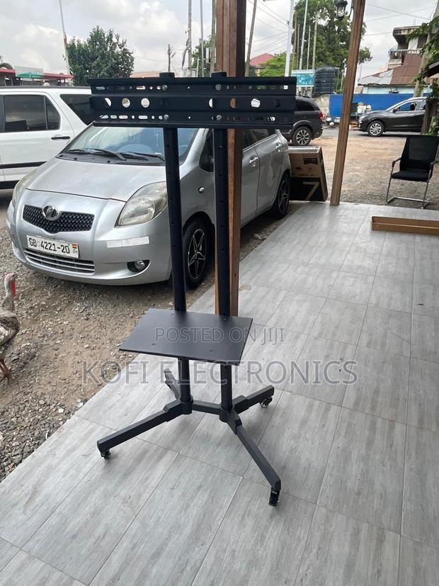 The 55-100 Titan Stand – Built Like a Media Monster · Photo 2