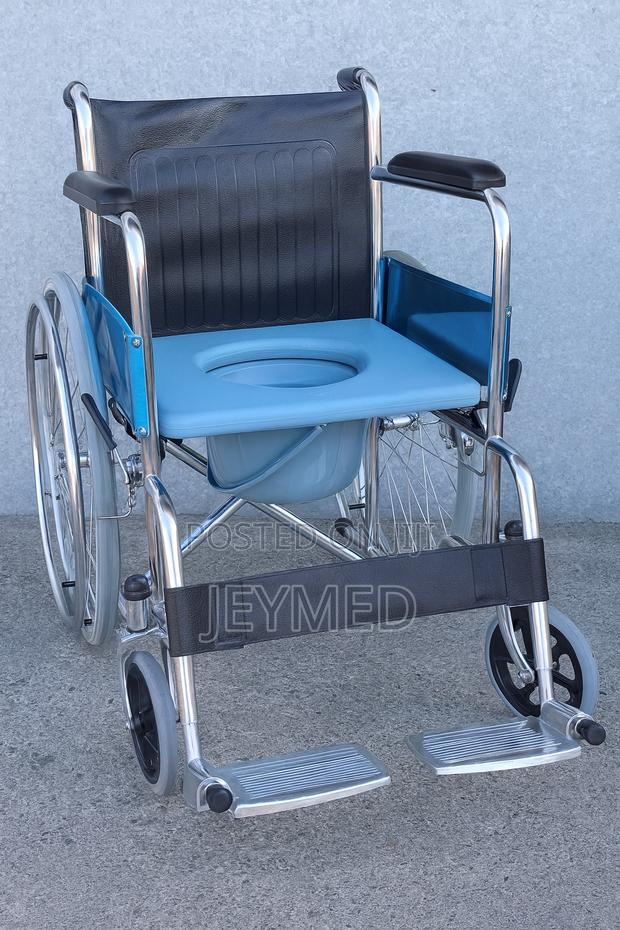 Commode Wheelchair · Photo 4
