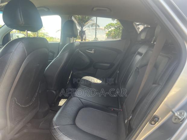 Hyundai Tucson Limited AWD 2012 Gray photo 2