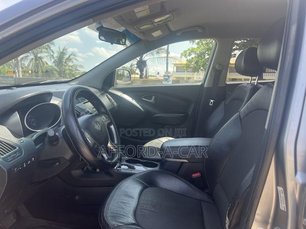 Hyundai Tucson Limited AWD 2012 Gray photo 6
