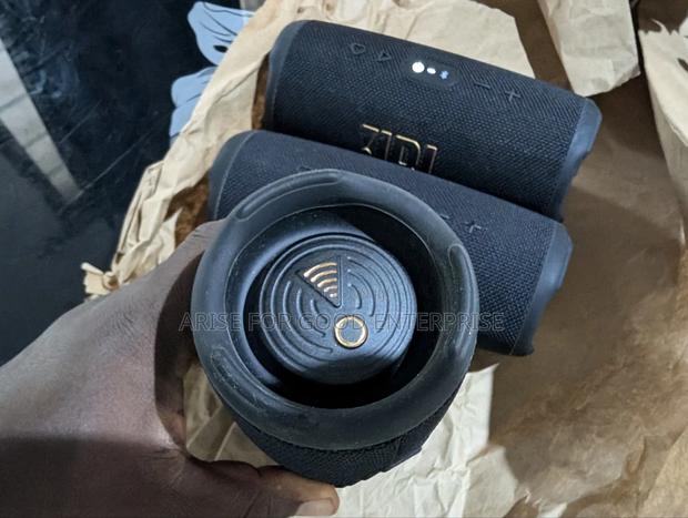 JBL Charge 5 Wifi photo 6