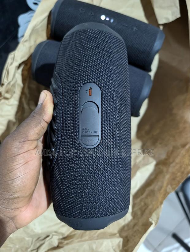 JBL Charge 5 Wifi photo 8