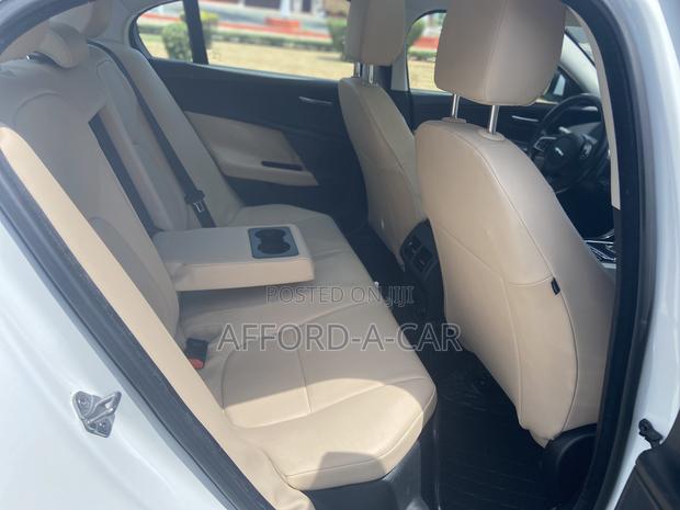 Jaguar XE 20d RWD 2017 White photo 4