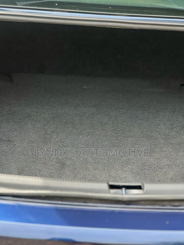 Volkswagen Passat 2015 Blue photo 9