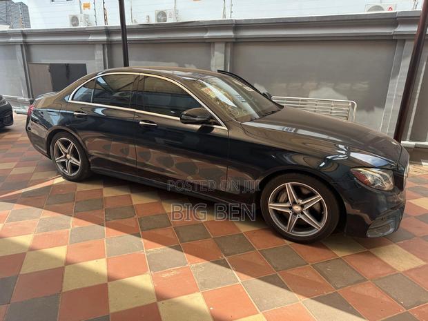 Mercedes-Benz E300 2018 Black