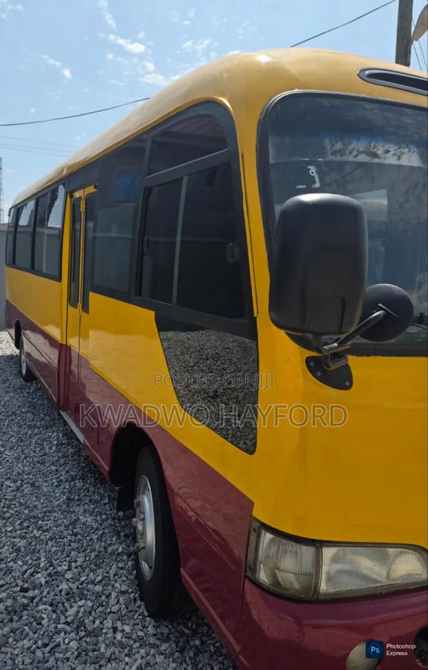 Hyundai County 2008 Yellow