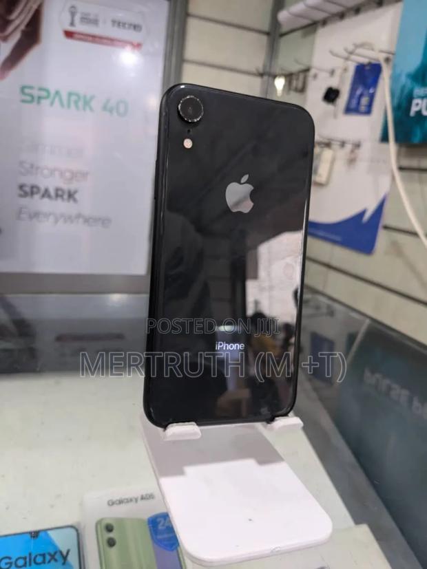 Apple iPhone XR 64 GB Black photo 2