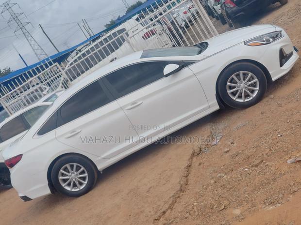 Hyundai Sonata SE 2019 White