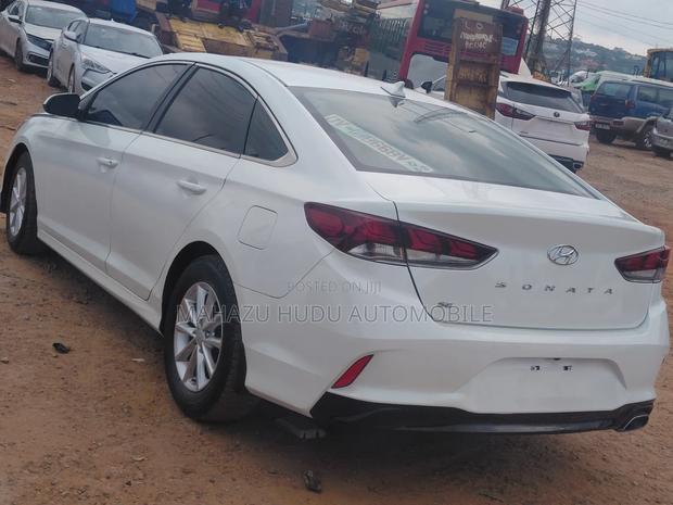 Hyundai Sonata SE 2019 White