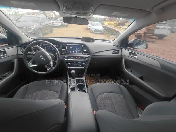 Hyundai Sonata SE 2019 White