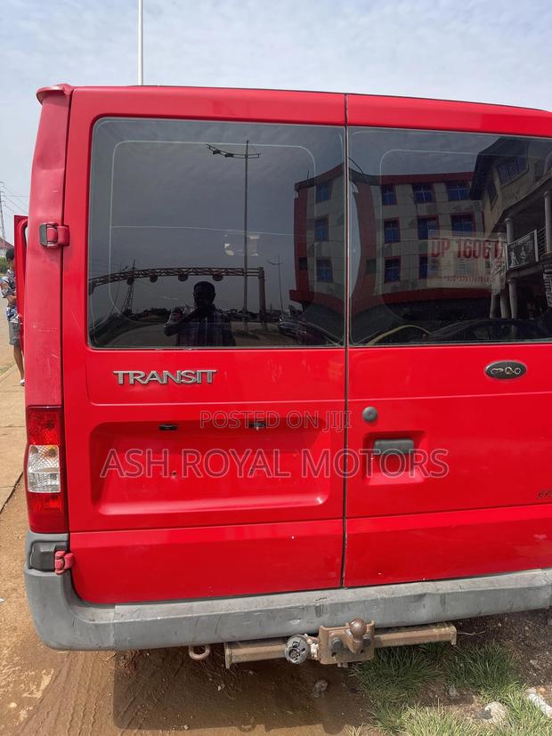 Ford Transit 2010 Red