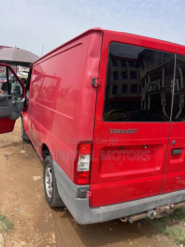 Ford Transit 2010 Red