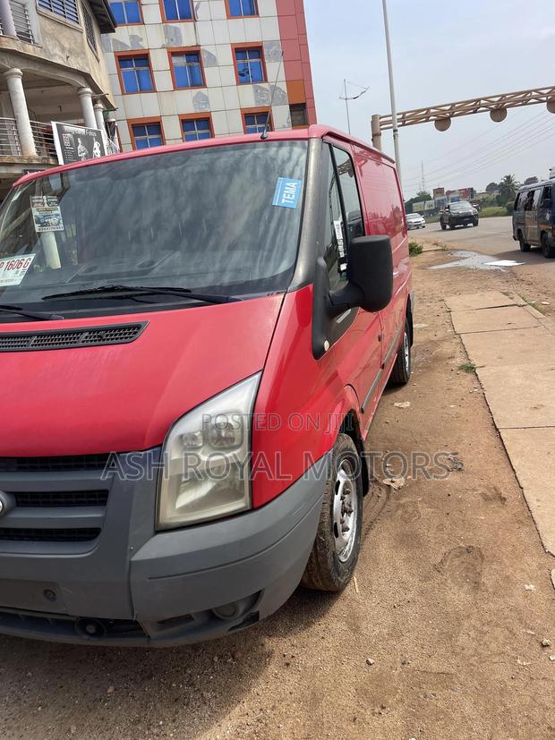 Ford Transit 2010 Red