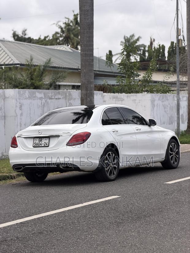 Mercedes-Benz C300 Luxury 4Matic Sedan AWD (2.0L 4cyl 7A) 2016 White photo 3