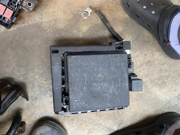 GMC Acadia 2017-19 Engine Fusebox photo 3