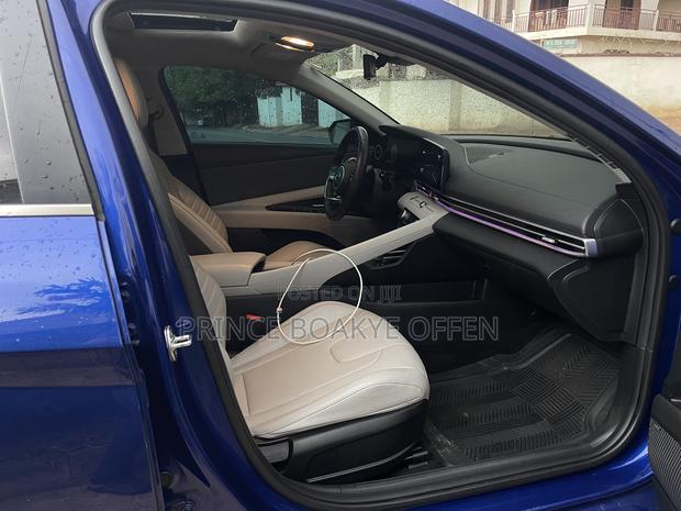 Hyundai Elantra 2023 Blue photo 3