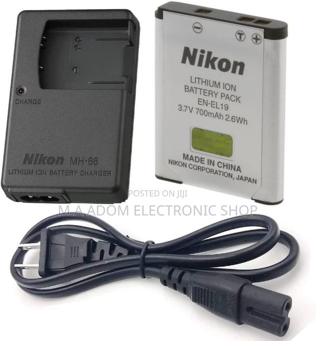 Nikon en El 19 Battery With Charger