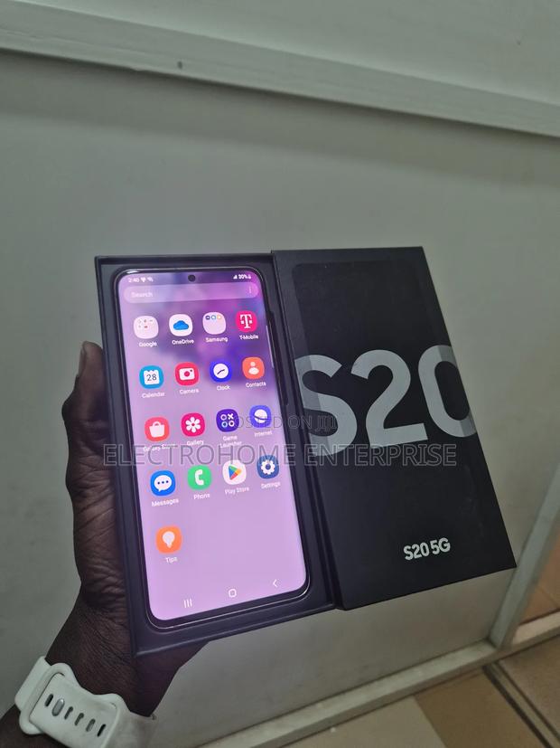 New Samsung Galaxy S20 128 GB photo 2