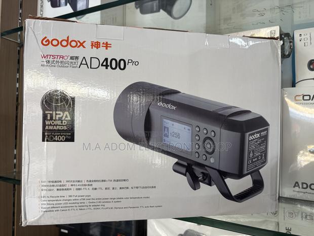 Godox Ad400 Pro All in One Outdoor Flash · Photo 2