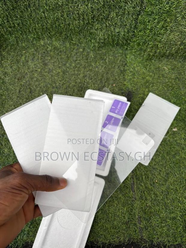 Samsung Galaxy A71 Clear Screen Protector · Photo 3