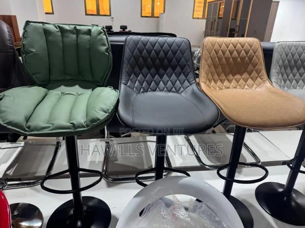Quality Bar Adjustable Stool · Photo 2