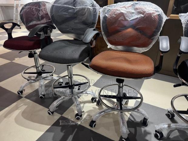 Counter Bar Stool · Photo 2