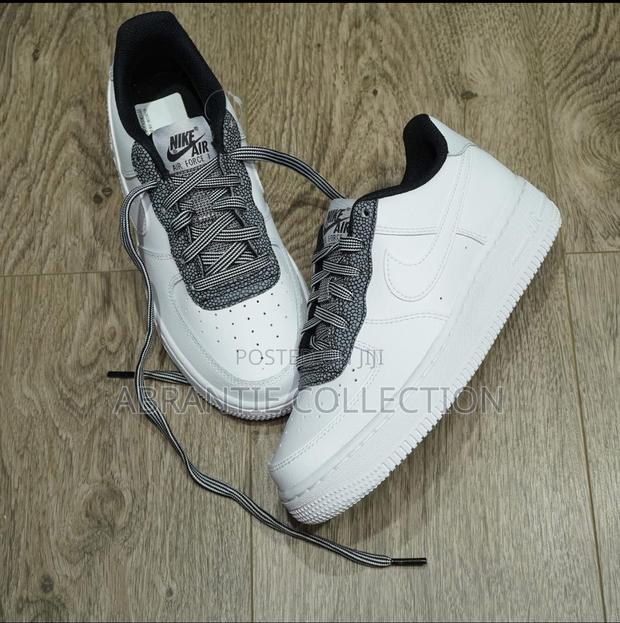Authentic Nike Air Force 1 White Cook Grey · Photo 3