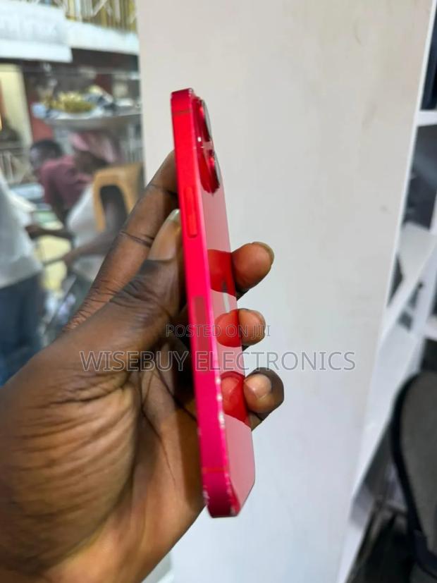 Apple iPhone 14 128 GB Red photo 3