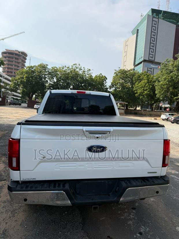 Ford F-150 Lariat 4x4 SuperCrew Cab Styleside 5.5 ft. box 145 in. WB