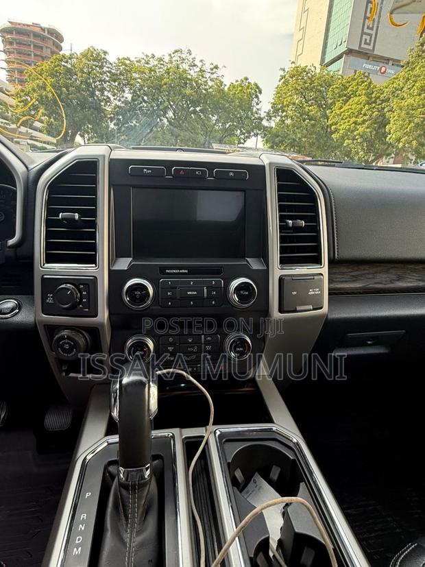 Ford F-150 Lariat 4x4 SuperCrew Cab Styleside 5.5 ft. box 145 in. WB