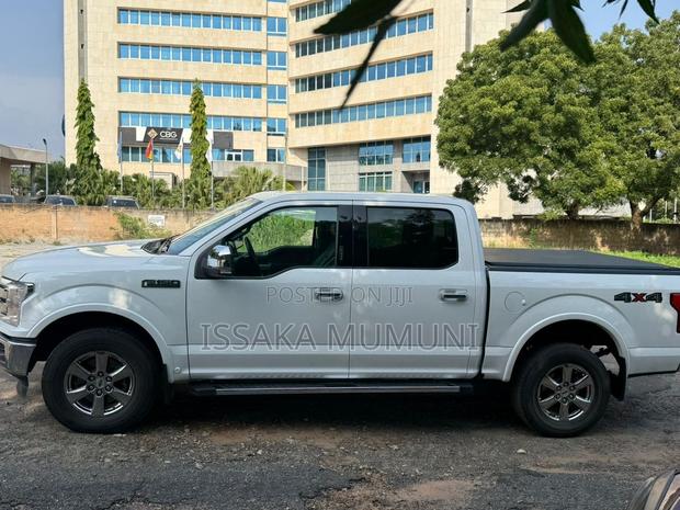 Ford F-150 Lariat 4x4 SuperCrew Cab Styleside 5.5 ft. box 145 in. WB