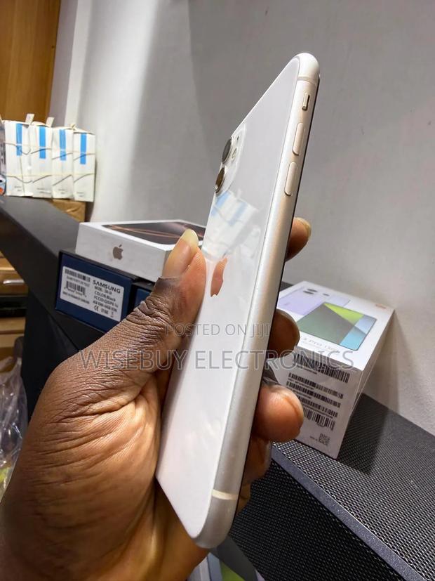 Apple iPhone 11 64 GB White photo 2