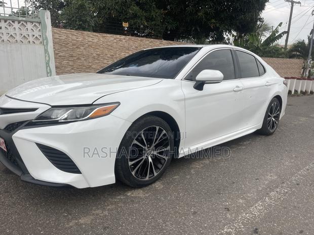 Toyota Camry 2019 Beige