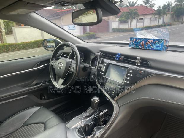 Toyota Camry 2019 Beige