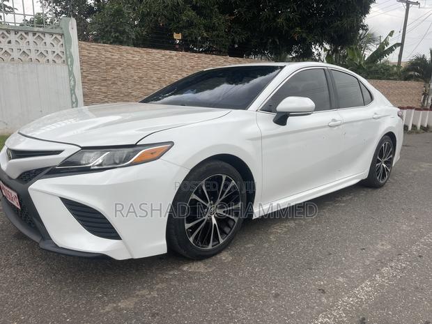 Toyota Camry 2019 Beige