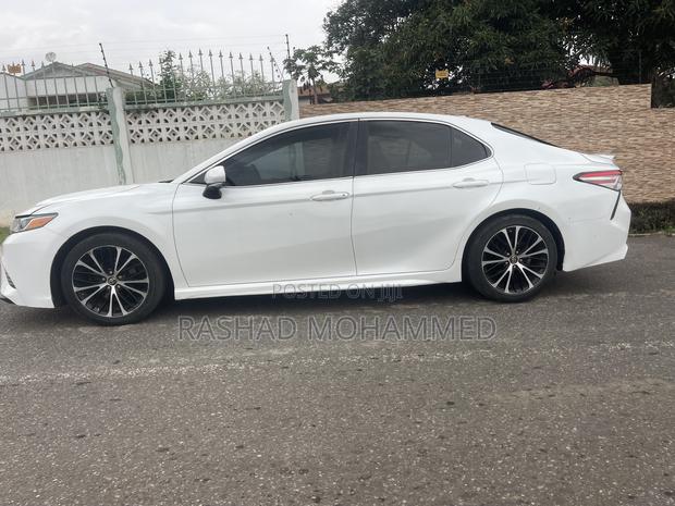 Toyota Camry 2019 Beige