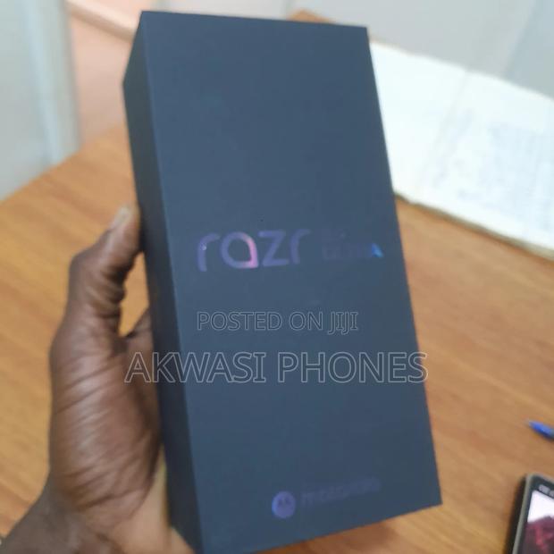 New Motorola Razr 50 Ultra 256 GB Black photo 2