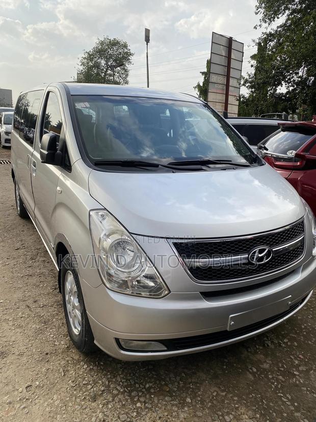 Hyundai Starex 2015 Silver