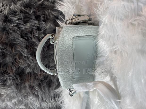 Mini Top Handle Cross Bag · Photo 4