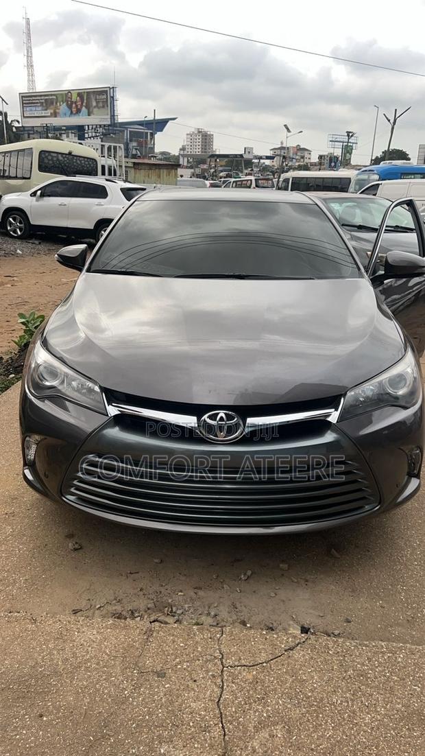 Toyota Camry SE 4dr Sedan (2.5L 4cyl 6A) 2017 Gray