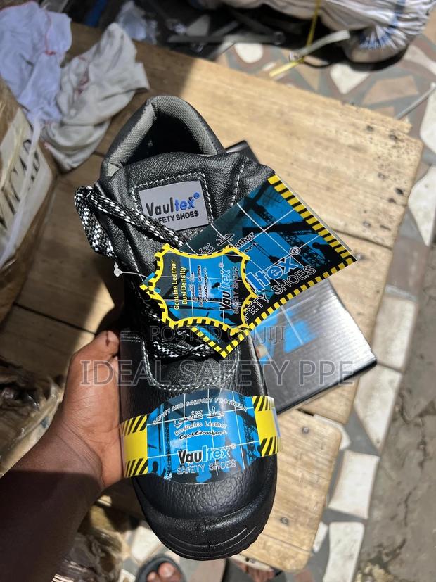 Safety Shoe photo 2