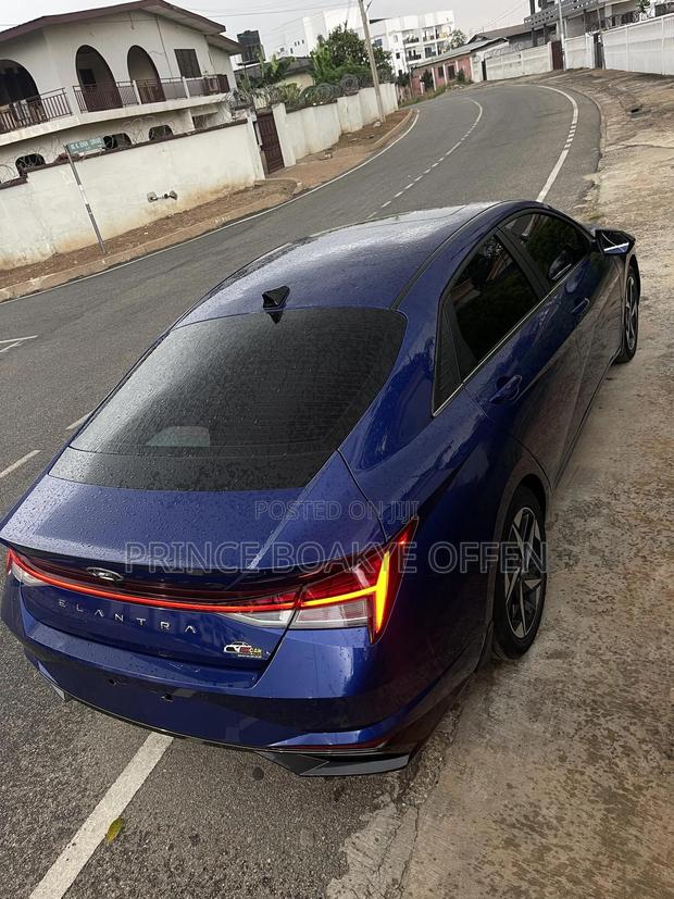 Hyundai Elantra 2023 Blue photo 7