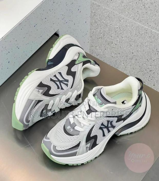MLB New York Sneaker Available · Photo 3