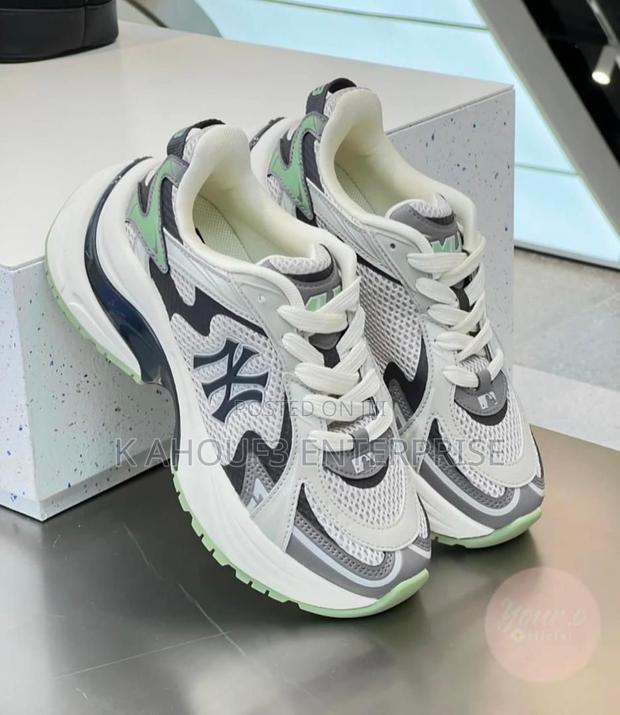 MLB New York Sneaker Available · Photo 4