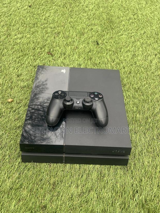 Ps4 Standard ( Read the Description) · Photo 2